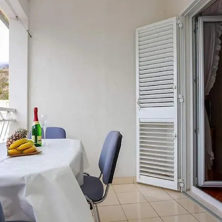 Pezo Apartman *